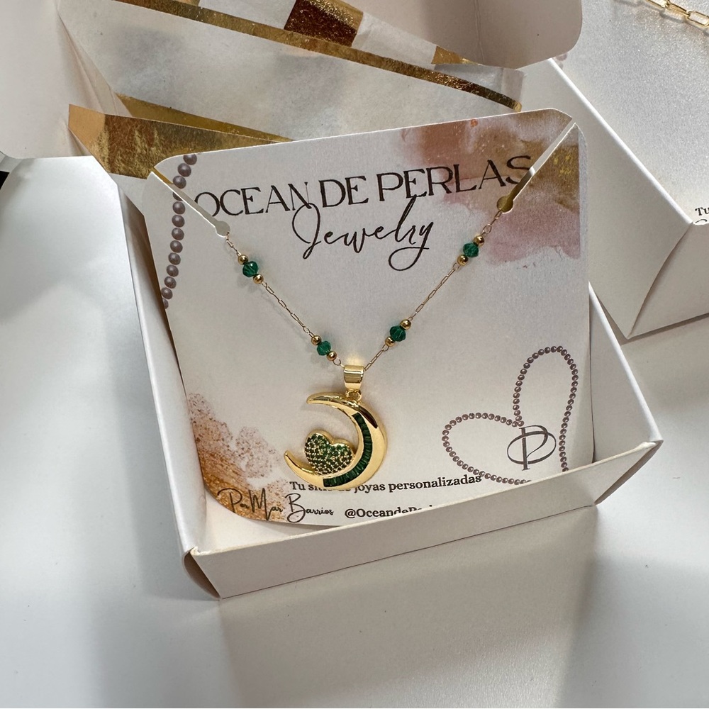 Luna Corazón Esmeralda | 14K Gold Plated Necklace 🌙🌒🌓